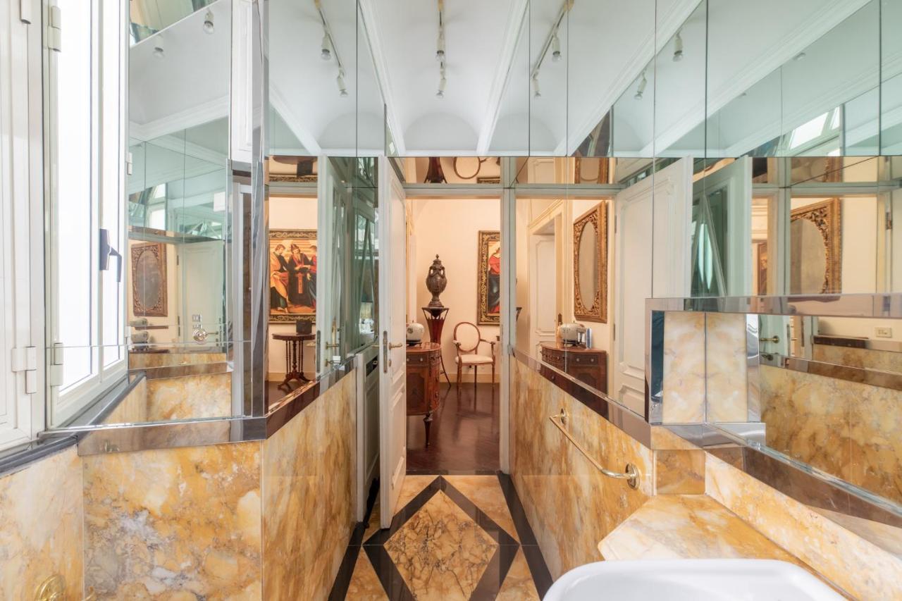 Appartement Iflat Spanish Steps Luxury And Historical Apt à Rome Extérieur photo
