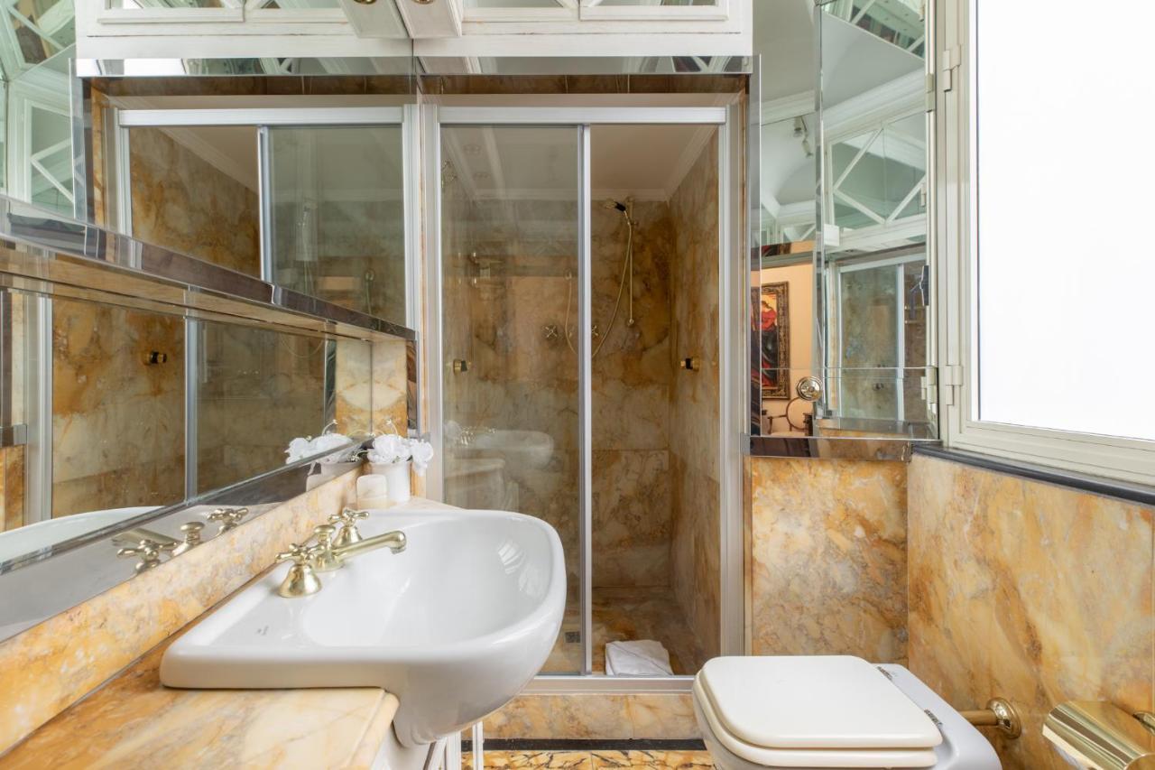 Appartement Iflat Spanish Steps Luxury And Historical Apt à Rome Extérieur photo